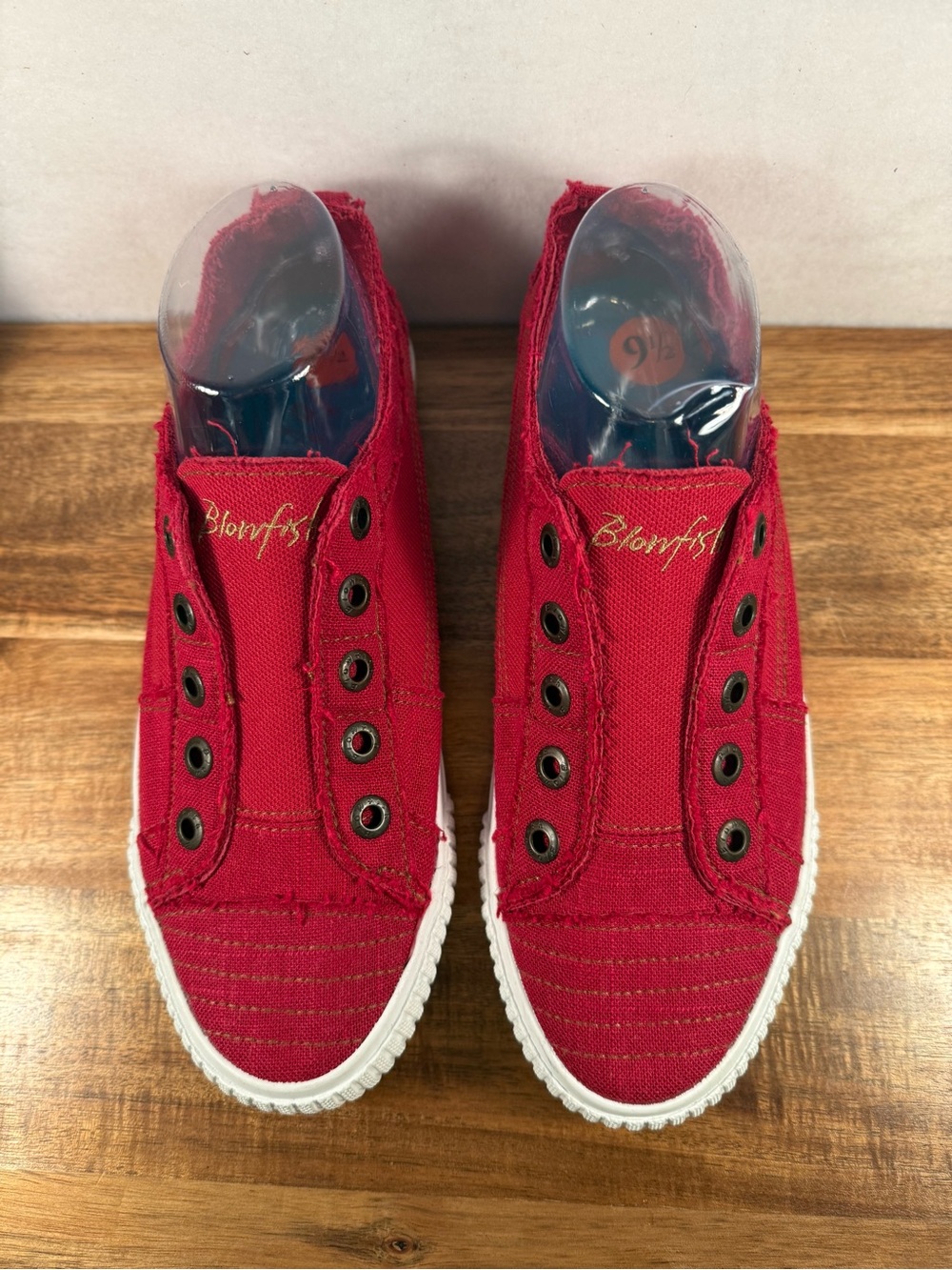 Blowfish Slip-on Canvas Sneaker with Frayed Edges Red Size 9.5 NWT